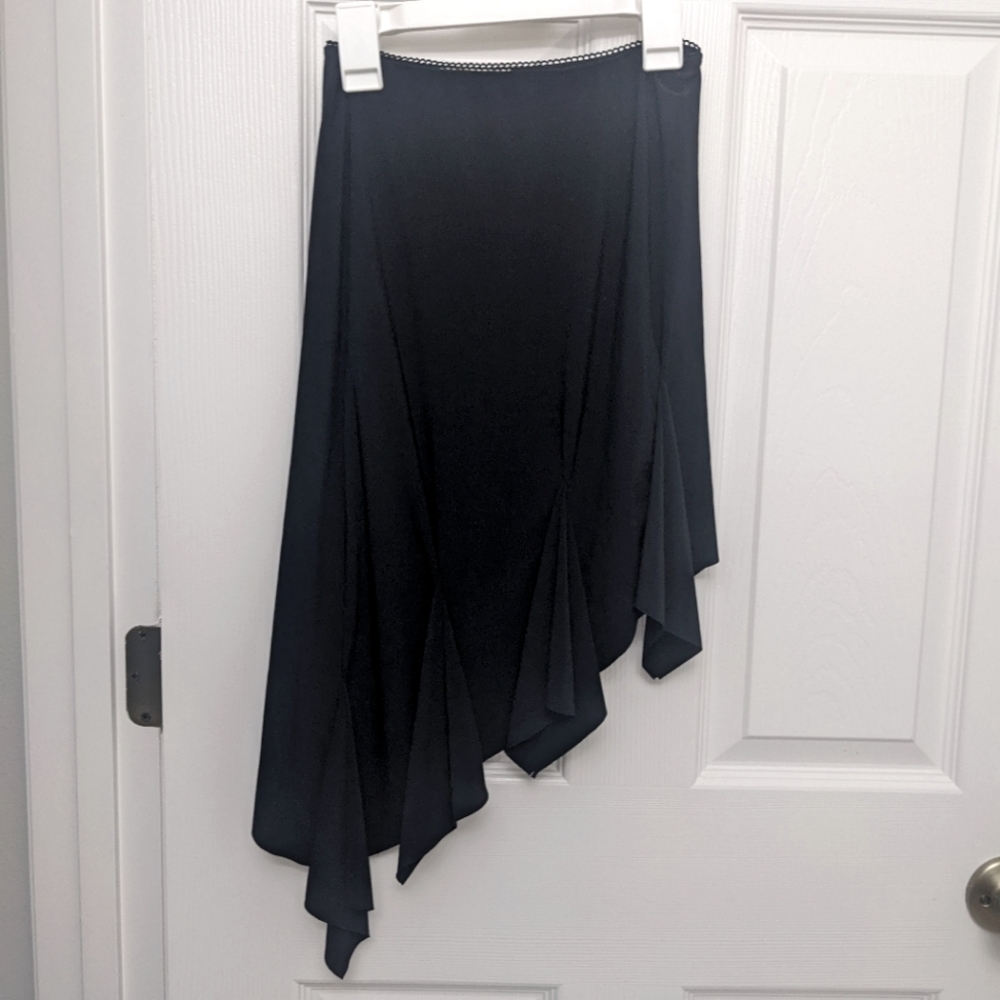 OOPS Women's Blk. Vtg                               Hi-Low asymmetrical skirt